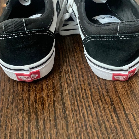 VANS - Picture 3 of 6